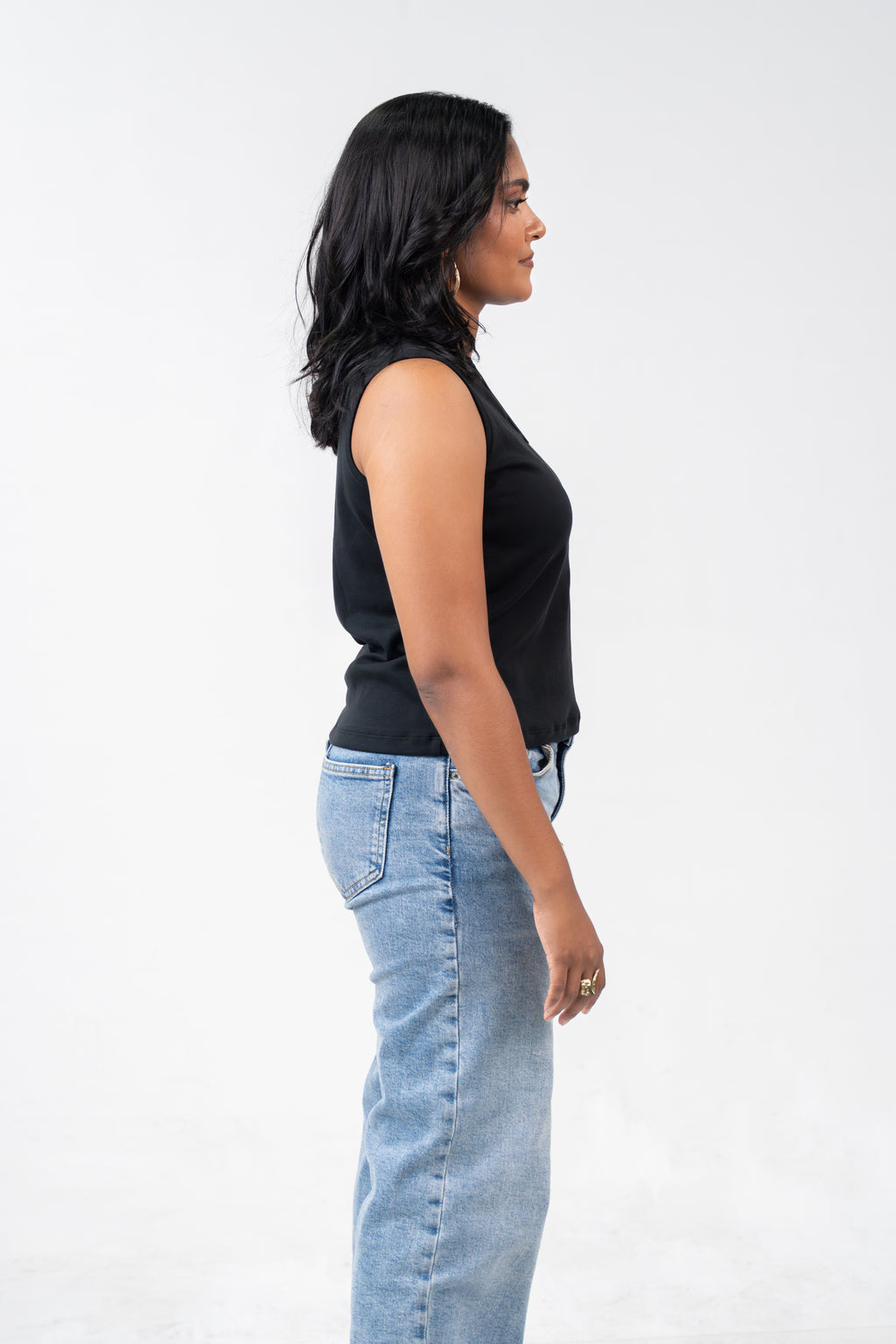 V-Neck Sleeveless - Raven Black