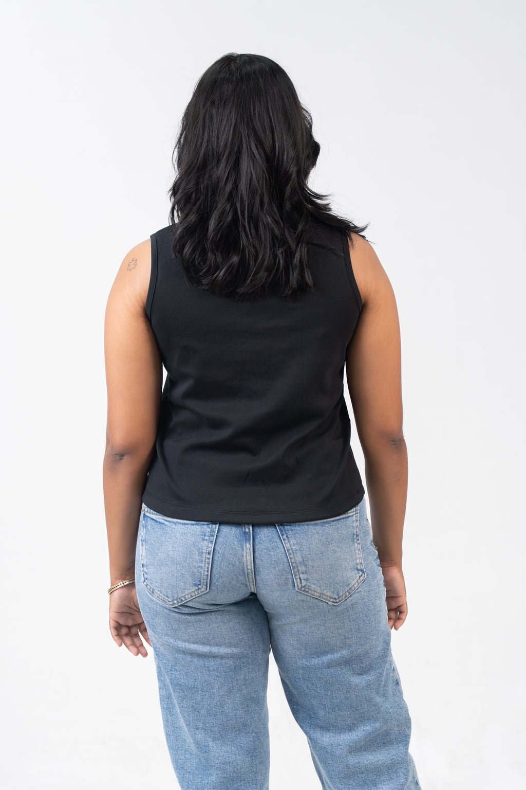 V-Neck Sleeveless - Raven Black